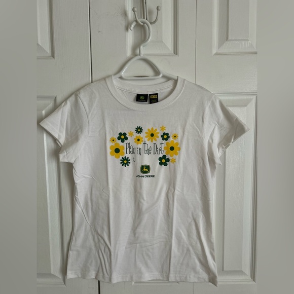 John Deere Tops - ❤️ 3/$15❤️ John Deere Play in the dirt r-shirt